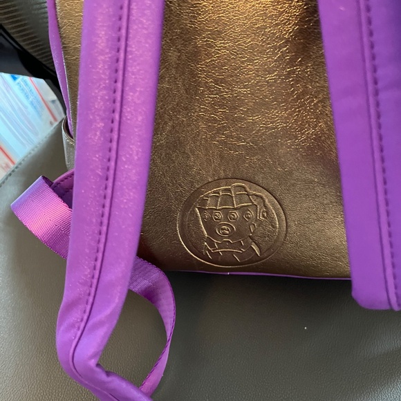 Infinity wars gauntlet loungefly backpack - Picture 2 of 3